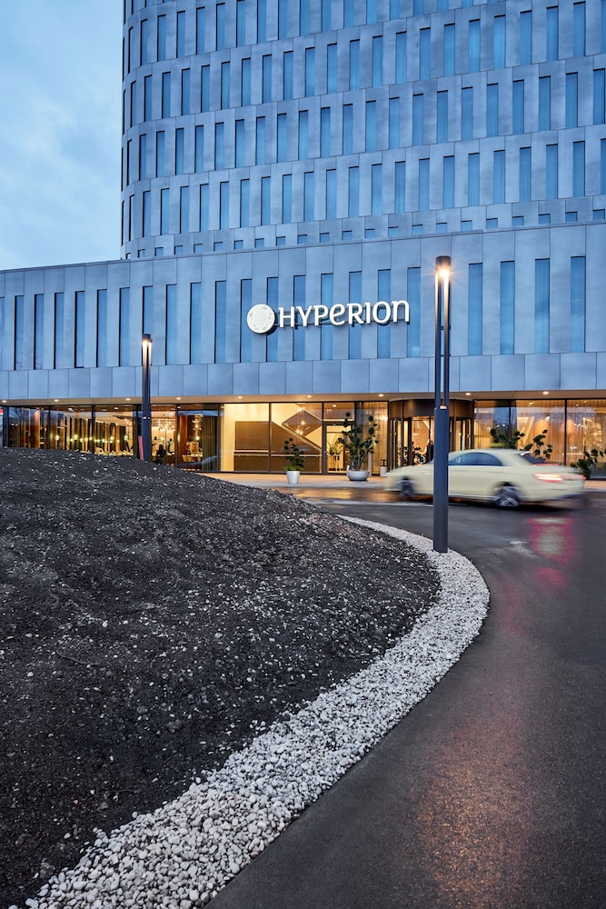 Leonardo Royal Hotel Munich Bavaria Towers — Hotel building in Munich, Bavaria