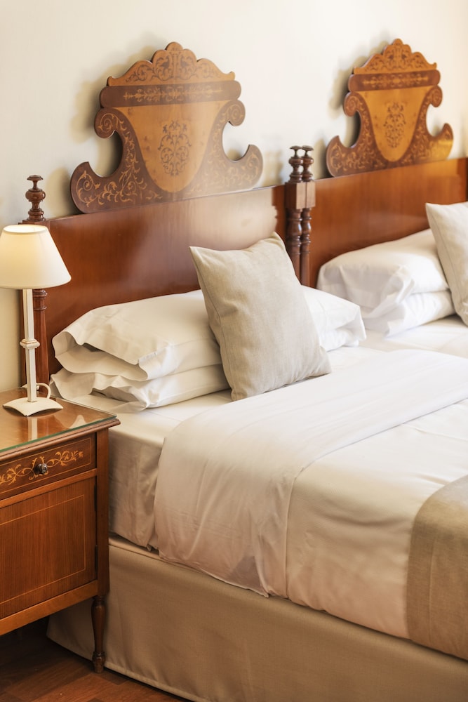 Hotel Cala Fornells — Hotel rooms in Peguera, Balearic Islands