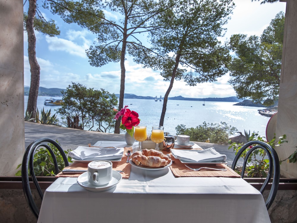 Hotel Cala Fornells — Restaurant & bars in Peguera, Balearic Islands