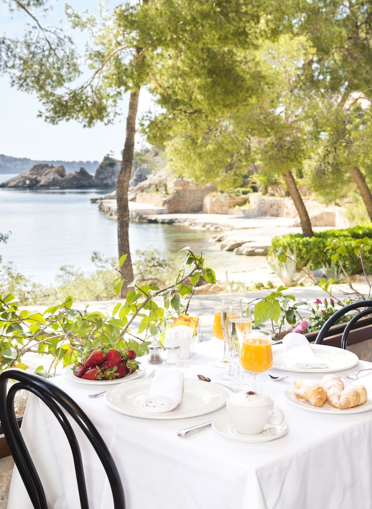 Hotel Cala Fornells — Restaurant & bars in Peguera, Balearic Islands