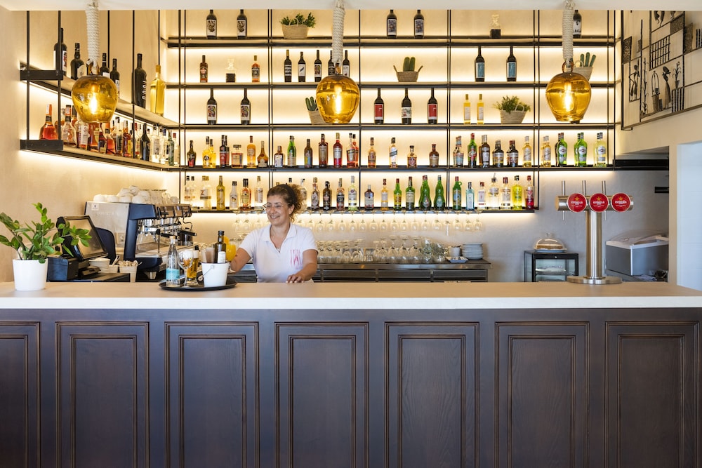 Hotel Cala Fornells — Restaurant & bars in Peguera, Balearic Islands