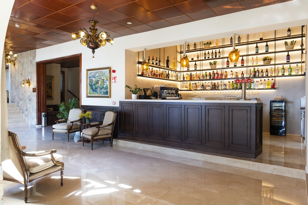 Hotel Cala Fornells — Restaurant & bars in Peguera, Balearic Islands