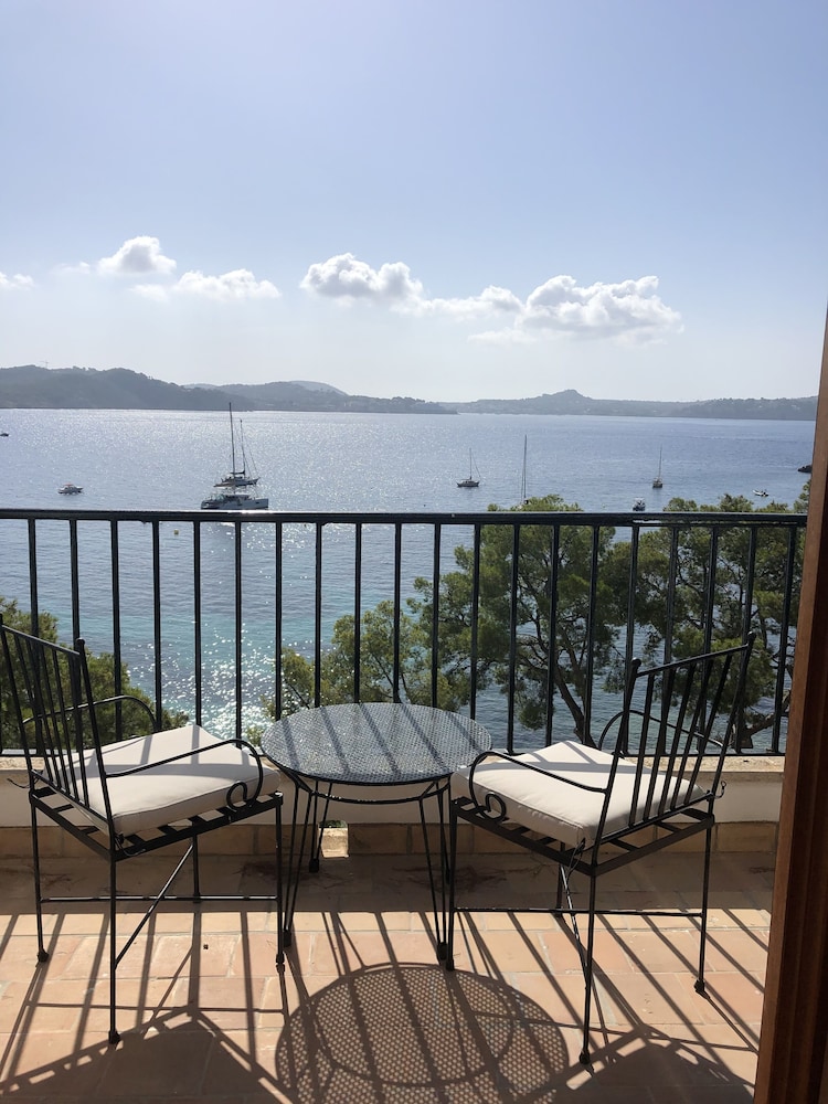 Hotel Cala Fornells — Hotel rooms in Peguera, Balearic Islands