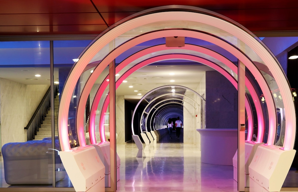 Axel Beach Ibiza - Adults Only — Hotel building in San Antonio, Balearic Islands