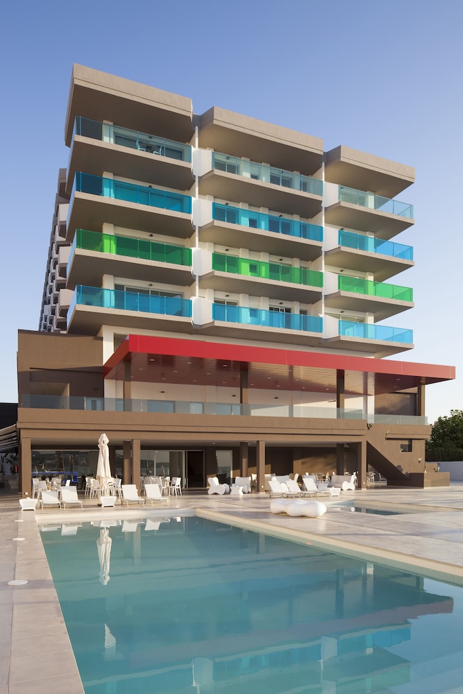 Axel Beach Ibiza - Adults Only — Hotel building in San Antonio, Balearic Islands