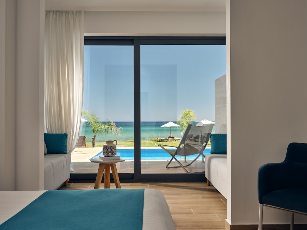 Cavo Orient Beach Hotel — Hotel rooms in Tsilivi, Ionian Islands