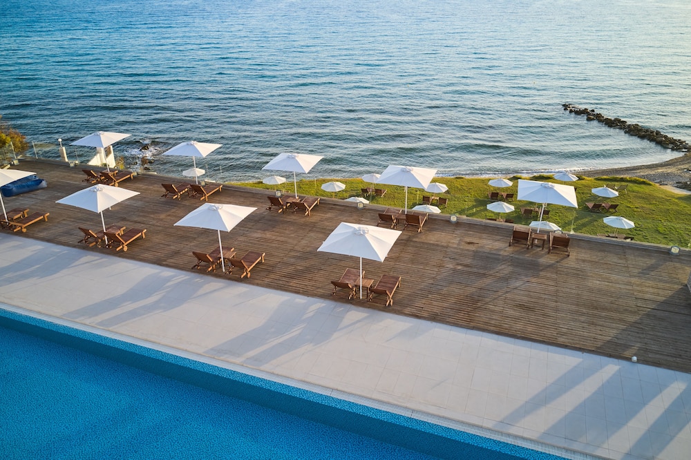 Cavo Orient Beach Hotel — Swimming pool in Tsilivi, Ionian Islands