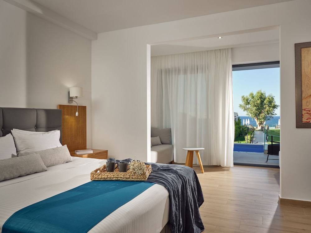 Cavo Orient Beach Hotel — Hotel rooms in Tsilivi, Ionian Islands