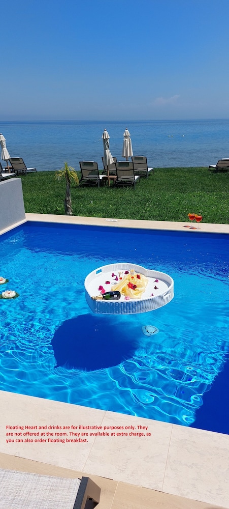 Cavo Orient Beach Hotel — Swimming pool in Tsilivi, Ionian Islands