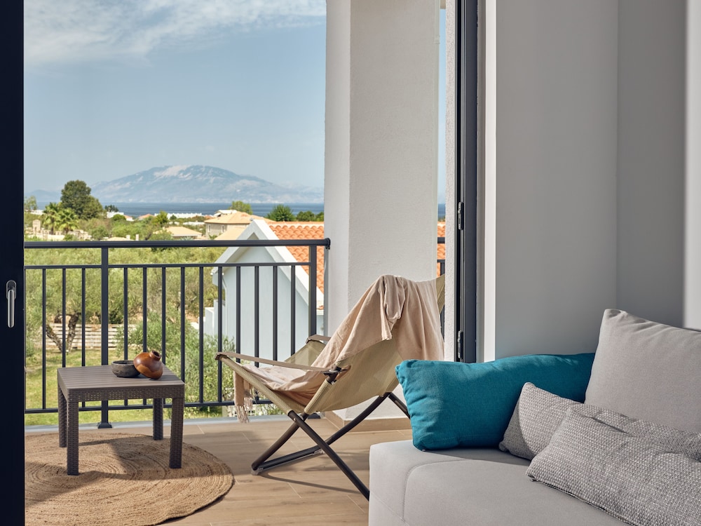 Cavo Orient Beach Hotel — Hotel rooms in Tsilivi, Ionian Islands