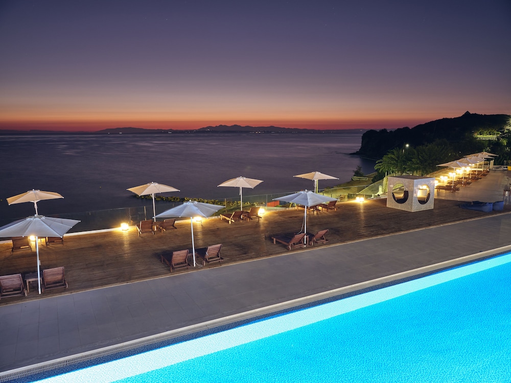 Cavo Orient Beach Hotel — Swimming pool in Tsilivi, Ionian Islands