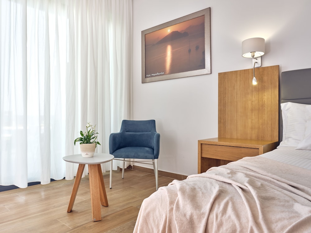 Cavo Orient Beach Hotel — Hotel rooms in Tsilivi, Ionian Islands