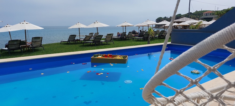 Cavo Orient Beach Hotel — Swimming pool in Tsilivi, Ionian Islands
