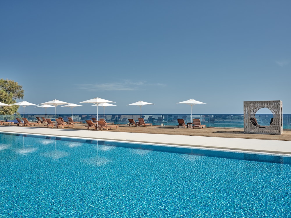 Cavo Orient Beach Hotel — Swimming pool in Tsilivi, Ionian Islands