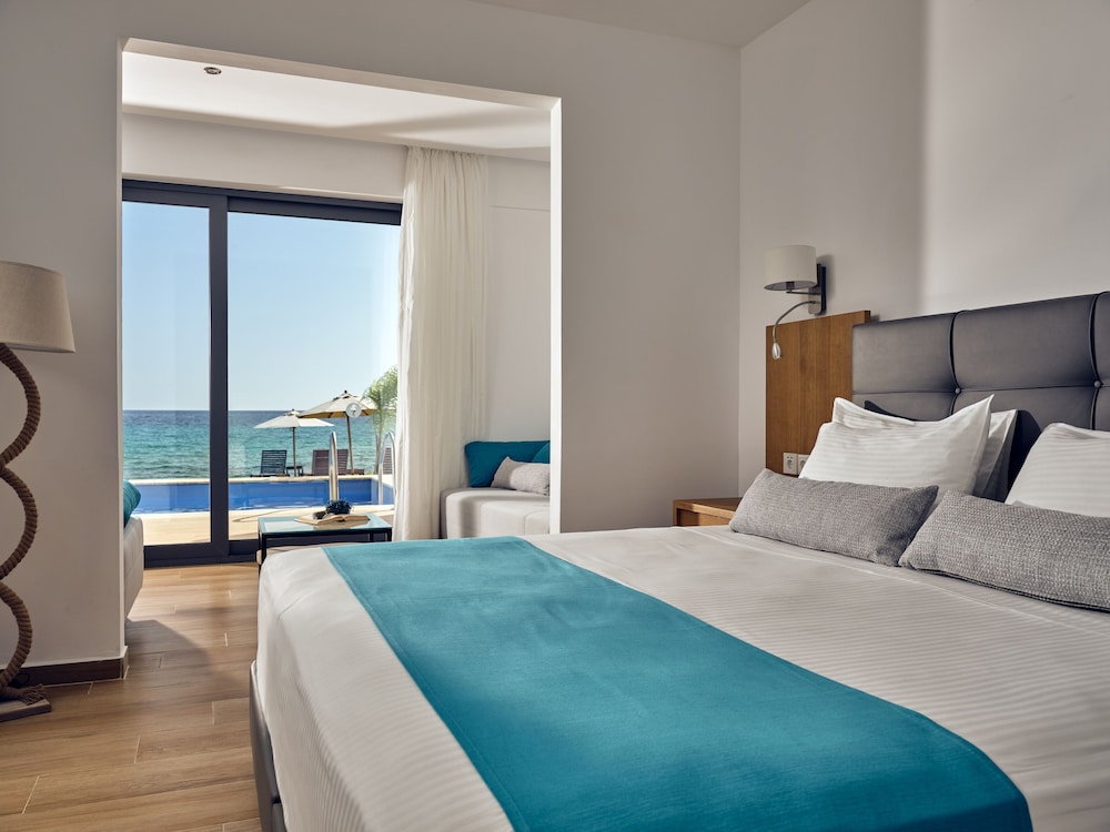 Cavo Orient Beach Hotel — Hotel rooms in Tsilivi, Ionian Islands