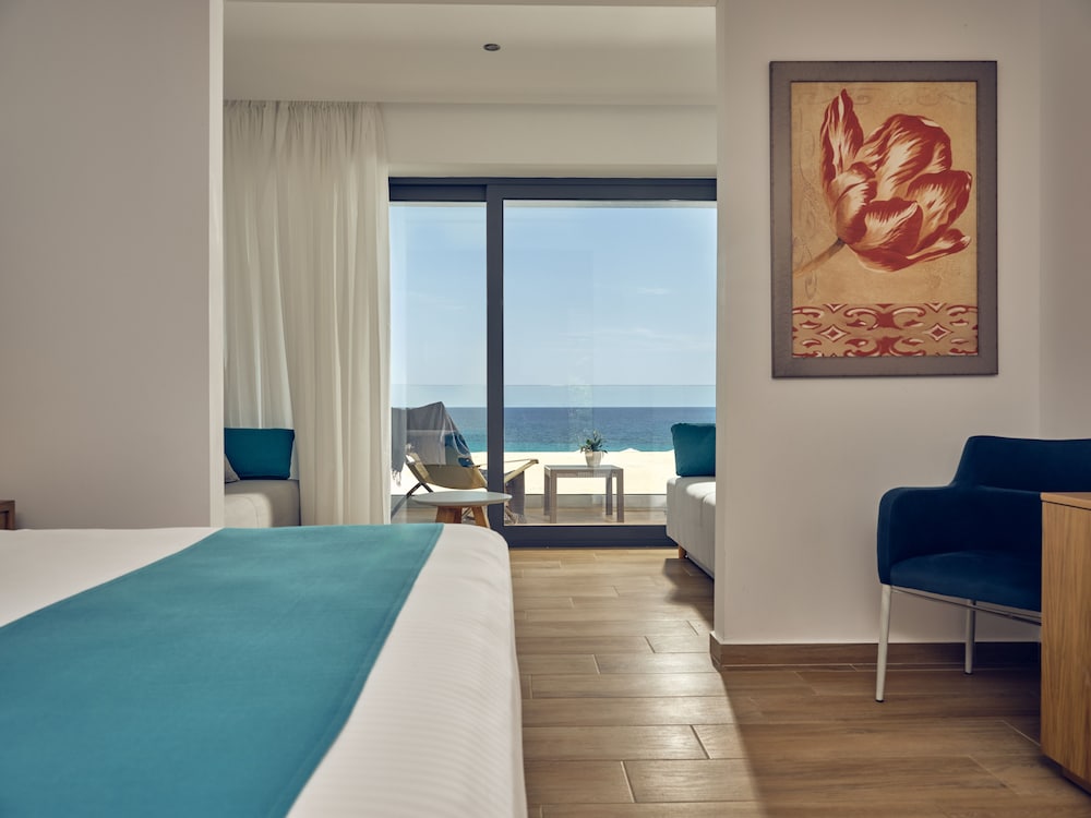 Cavo Orient Beach Hotel — Hotel rooms in Tsilivi, Ionian Islands