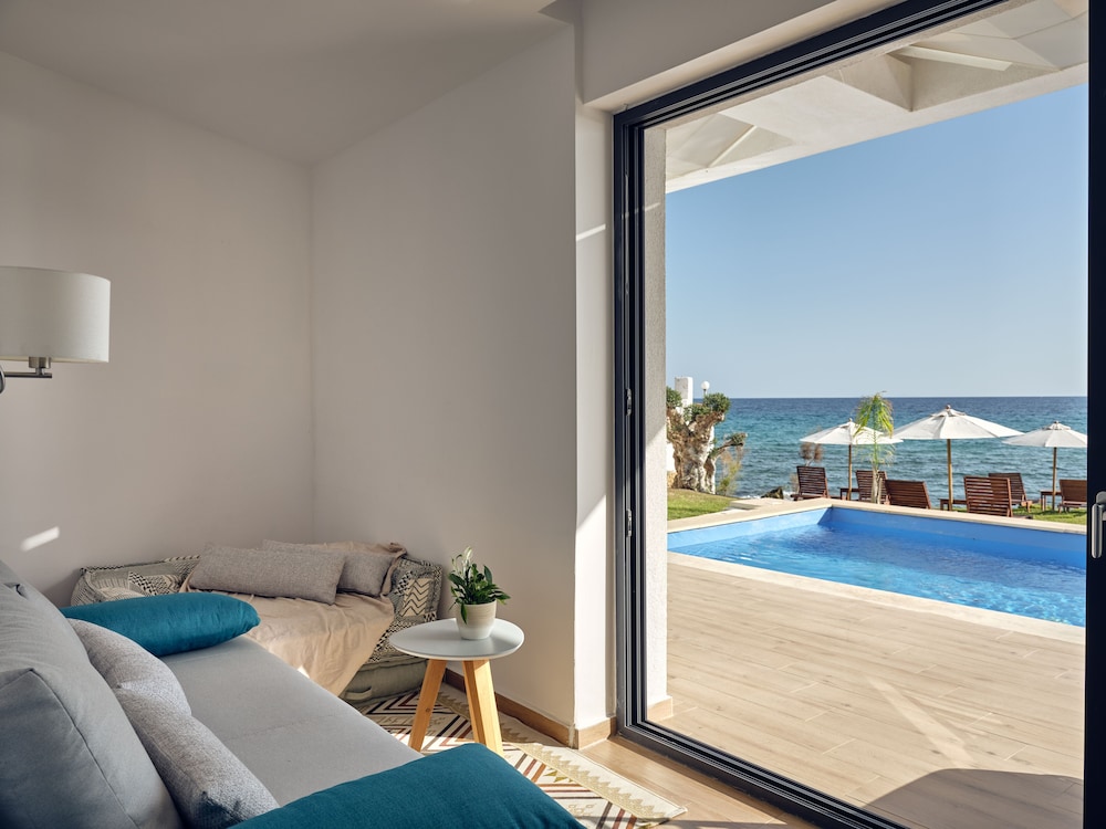 Cavo Orient Beach Hotel — Hotel rooms in Tsilivi, Ionian Islands