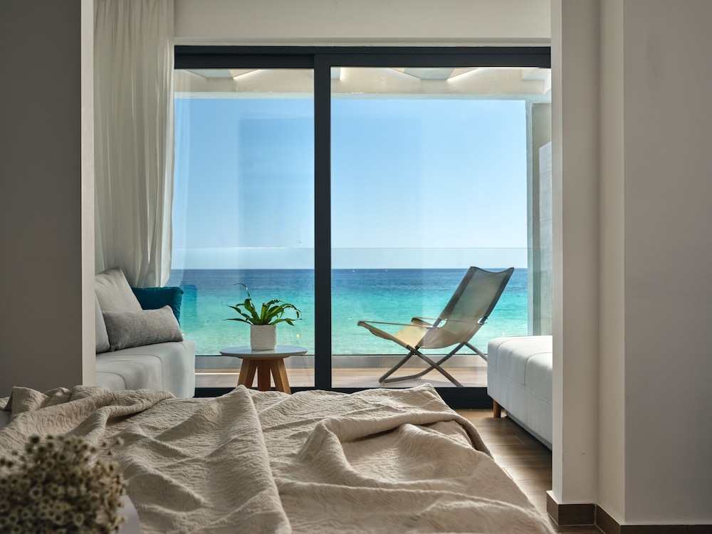 Cavo Orient Beach Hotel — Hotel rooms in Tsilivi, Ionian Islands