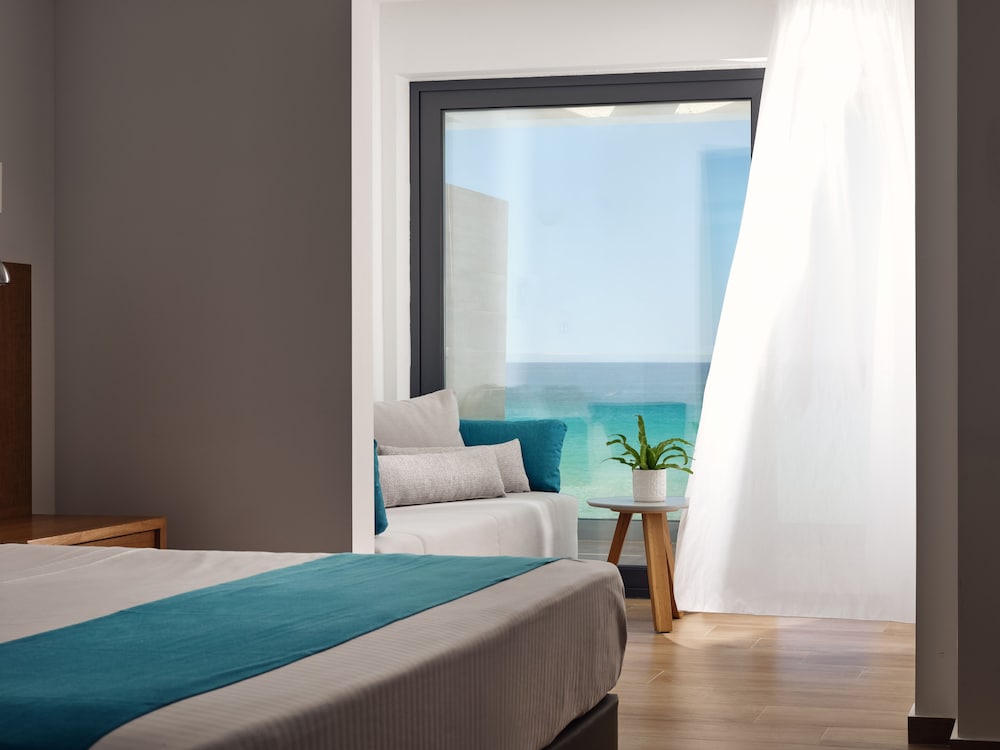 Cavo Orient Beach Hotel — Hotel rooms in Tsilivi, Ionian Islands