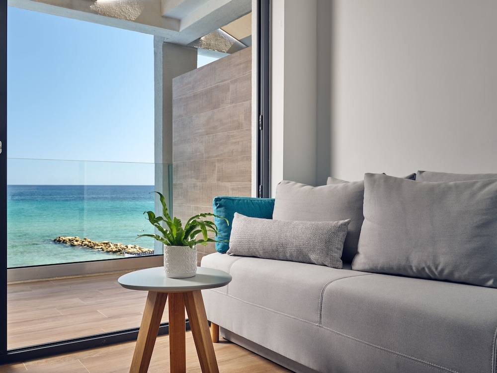 Cavo Orient Beach Hotel — Hotel rooms in Tsilivi, Ionian Islands