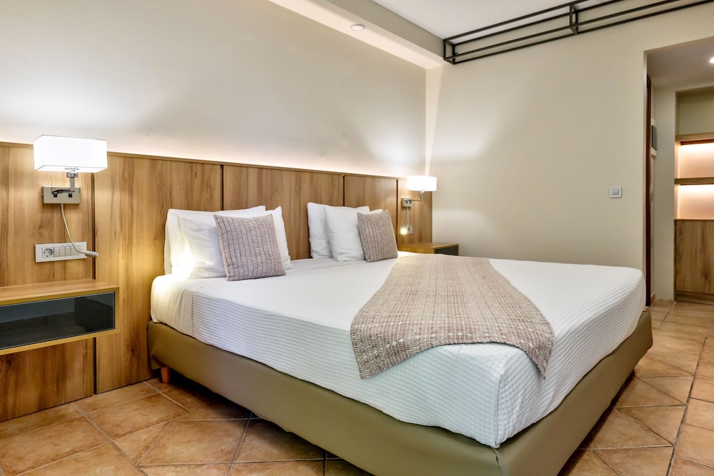 White Olive Premium Laganas - All Inclusive — Hotel rooms in Laganas, Ionian Islands