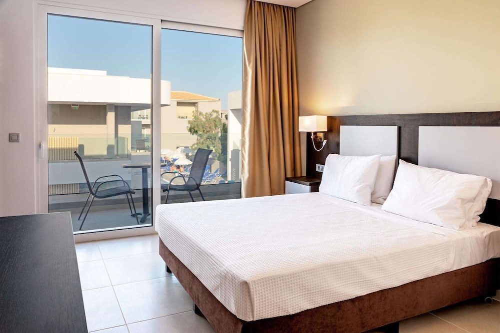 White Olive Premium Laganas - All Inclusive — Hotel rooms in Laganas, Ionian Islands
