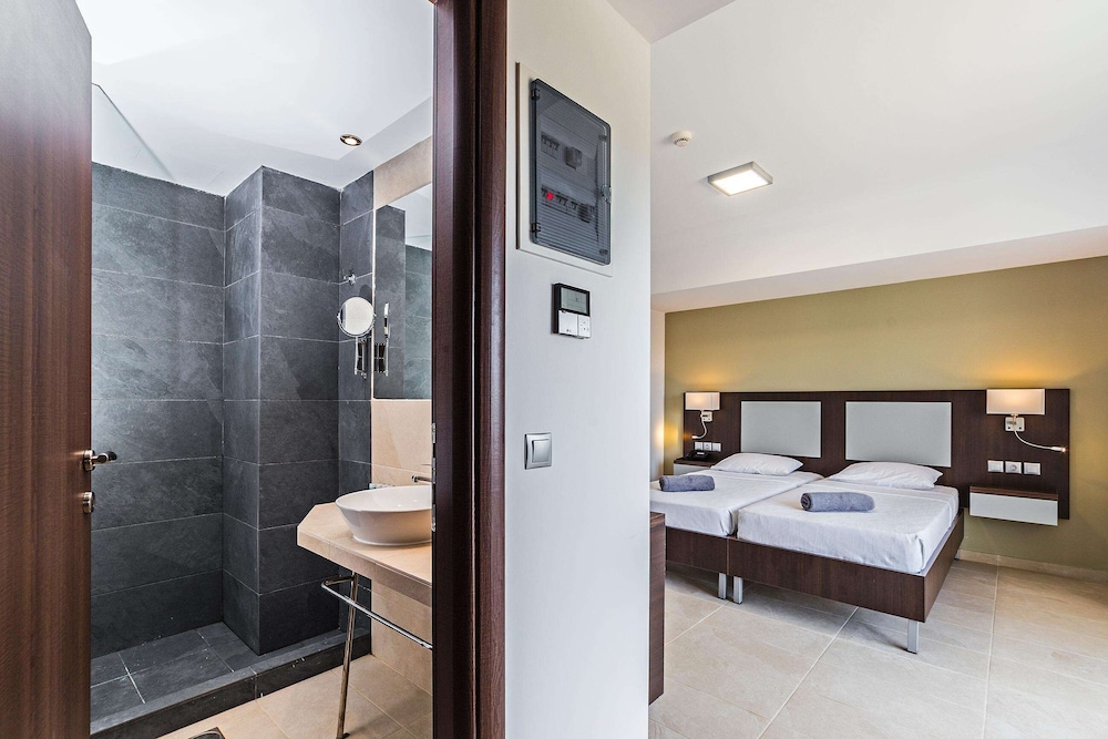 White Olive Premium Laganas - All Inclusive — Hotel rooms in Laganas, Ionian Islands