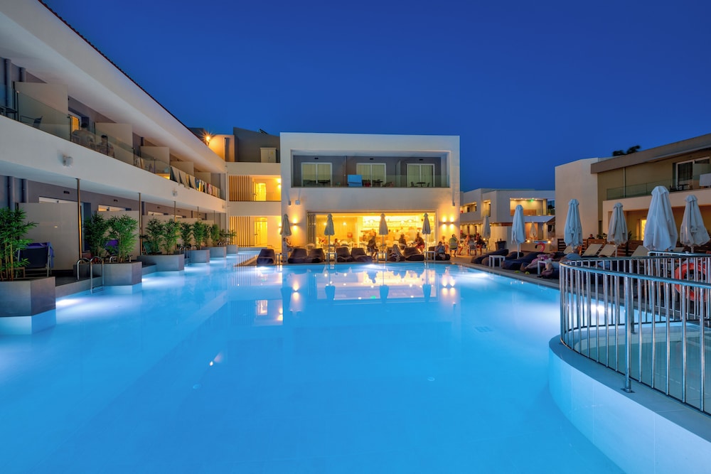 White Olive Premium Laganas - All Inclusive — Swimming pool in Laganas, Ionian Islands