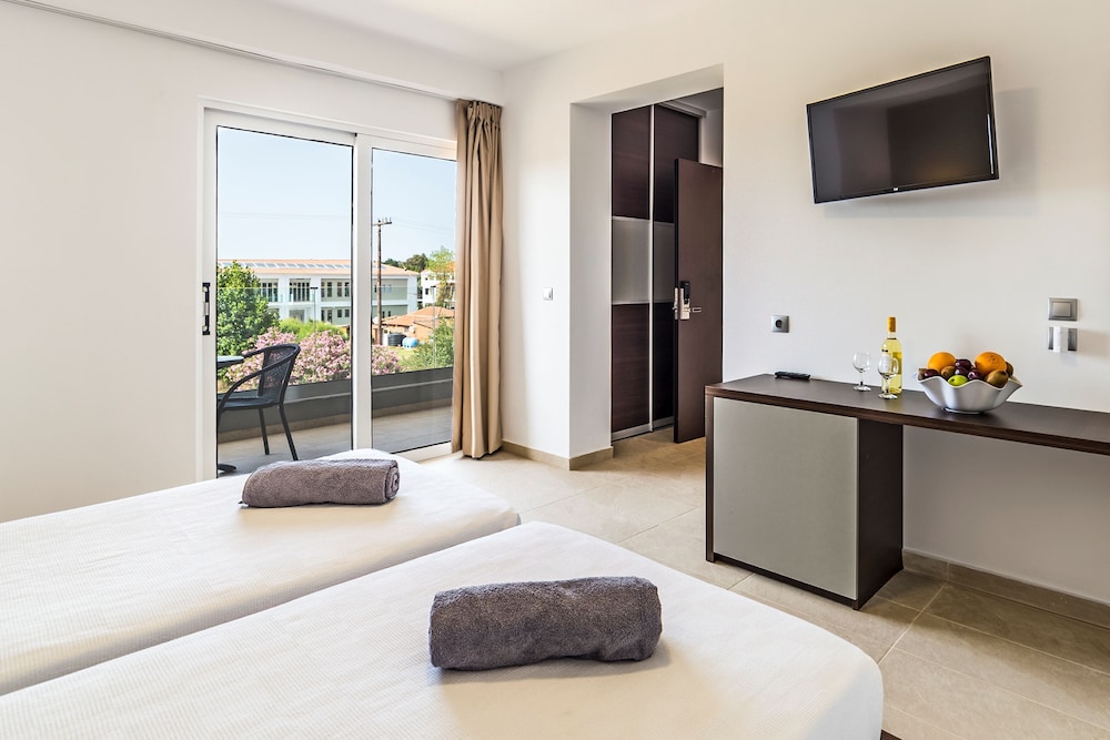 White Olive Premium Laganas - All Inclusive — Hotel rooms in Laganas, Ionian Islands