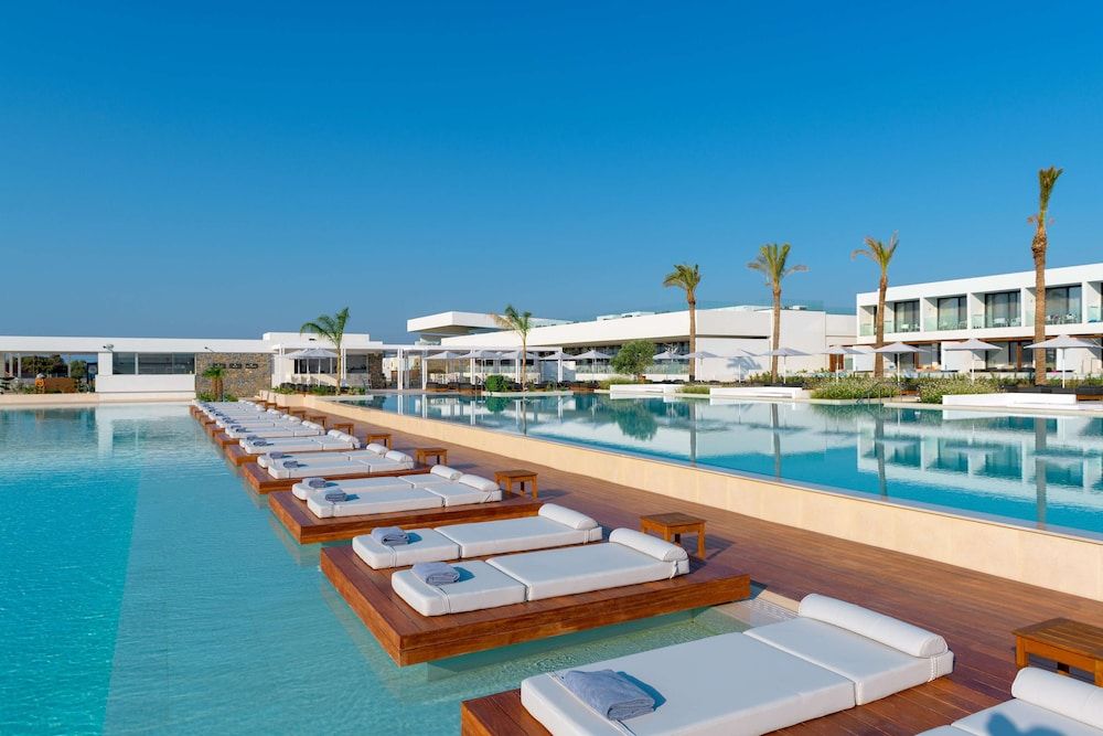 . Gennadi Grand Resort