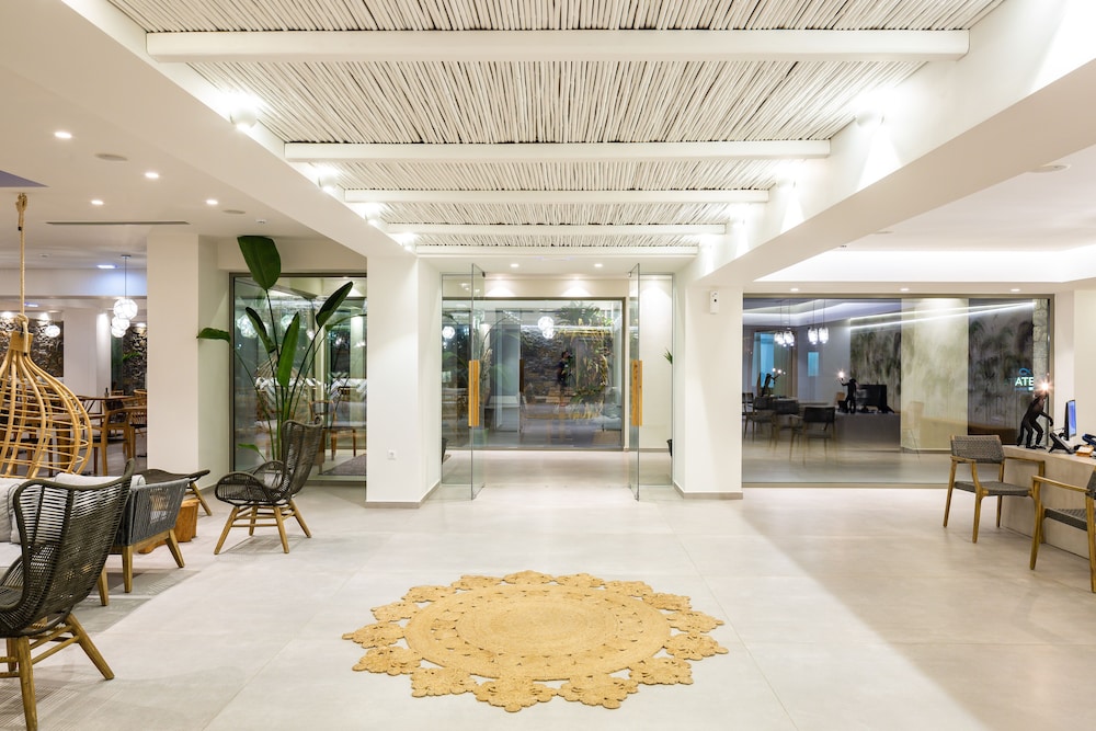 Atermono Boutique Resort & Spa — Hotel building in Rethymnon