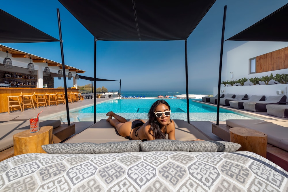 Atermono Boutique Resort & Spa — Swimming pool in Rethymnon