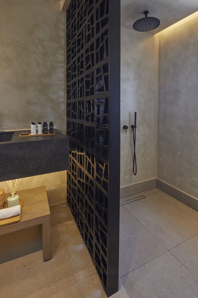 Halcyon Days Suites — Hotel rooms in Pyrgos Kallistis, South Aegean