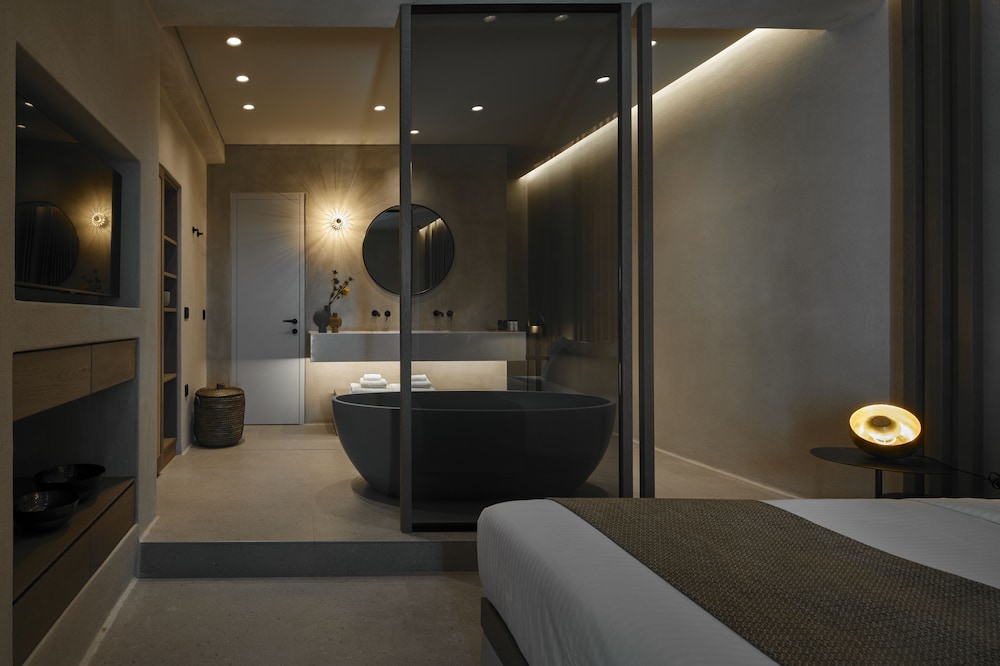 Halcyon Days Suites — Hotel rooms in Pyrgos Kallistis, South Aegean