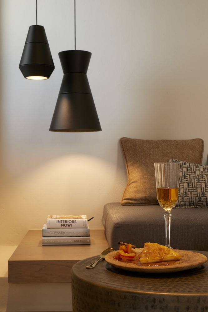 Halcyon Days Suites — Restaurant & bars in Pyrgos Kallistis, South Aegean