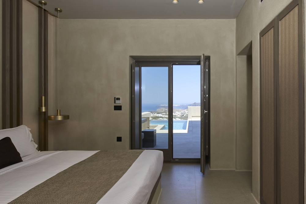 Halcyon Days Suites — Hotel rooms in Pyrgos Kallistis, South Aegean