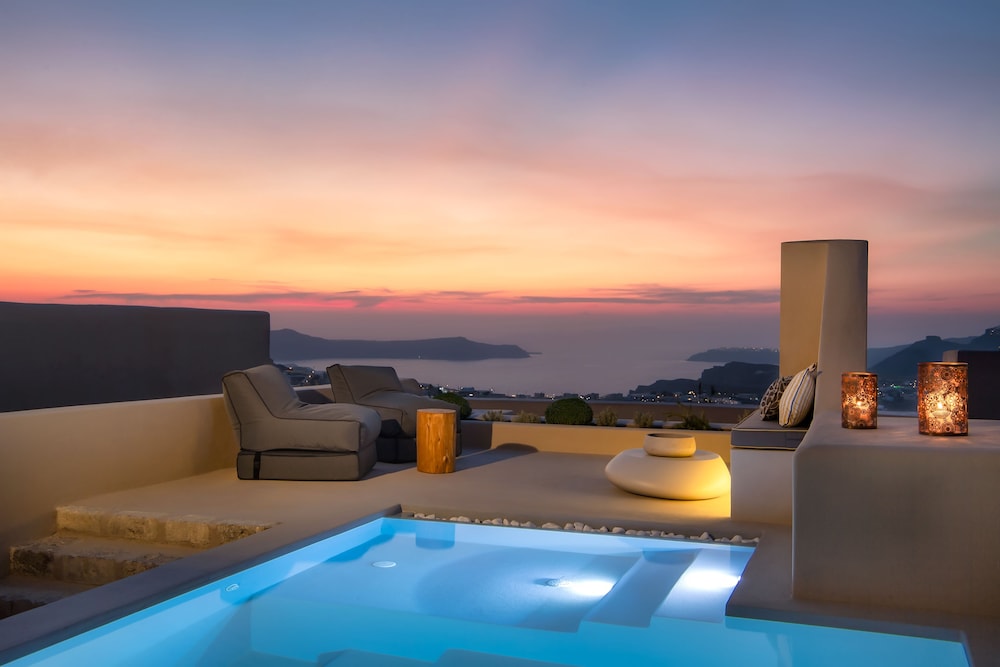 Halcyon Days Suites — Main photo in Pyrgos Kallistis, South Aegean