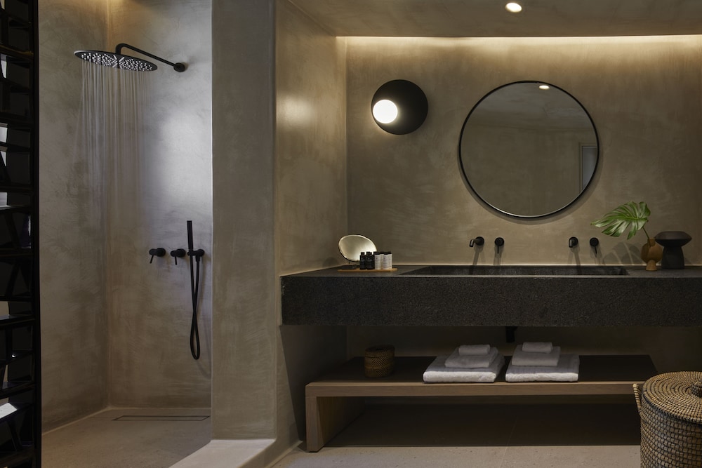 Halcyon Days Suites — Hotel rooms in Pyrgos Kallistis, South Aegean