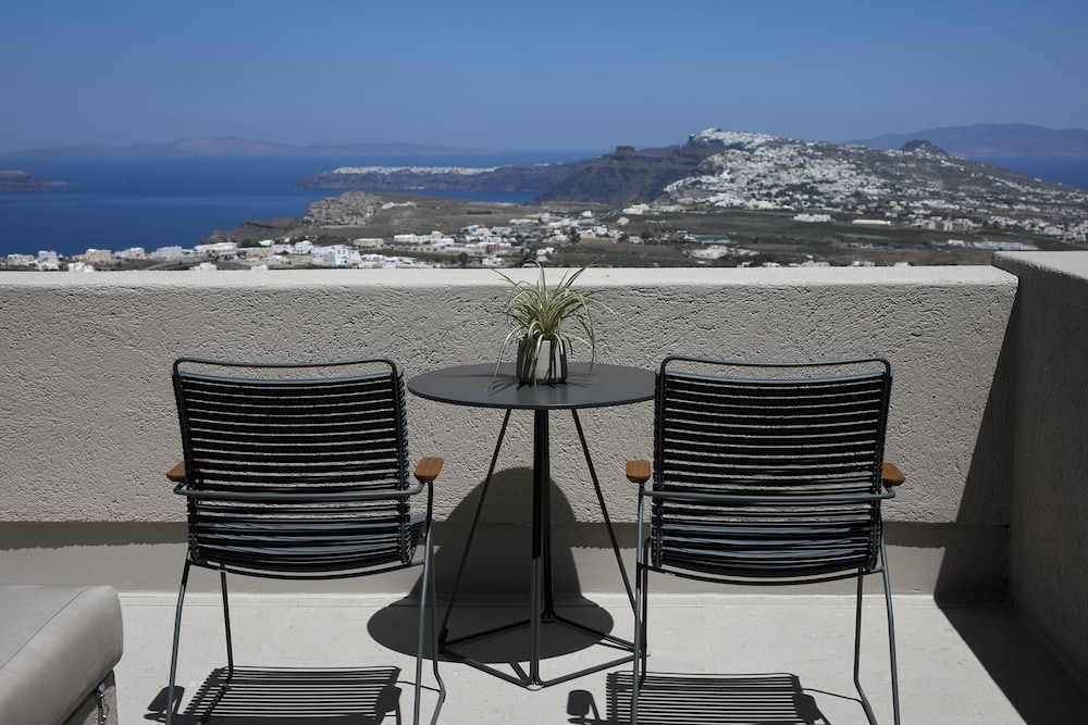 Halcyon Days Suites — Attractions in the area in Pyrgos Kallistis, South Aegean