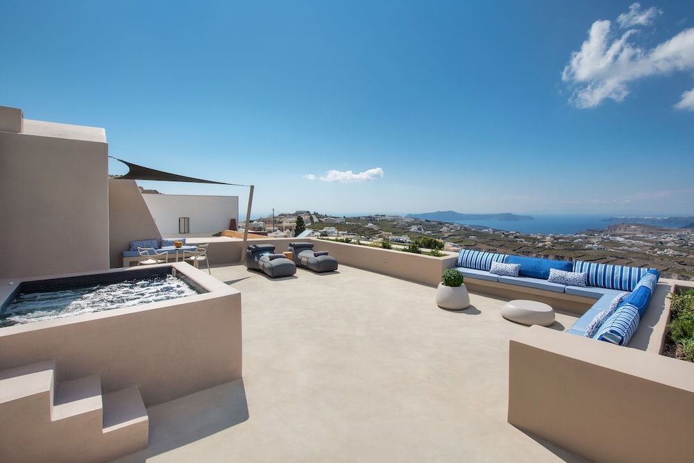 Halcyon Days Suites — Spa in Pyrgos Kallistis, South Aegean