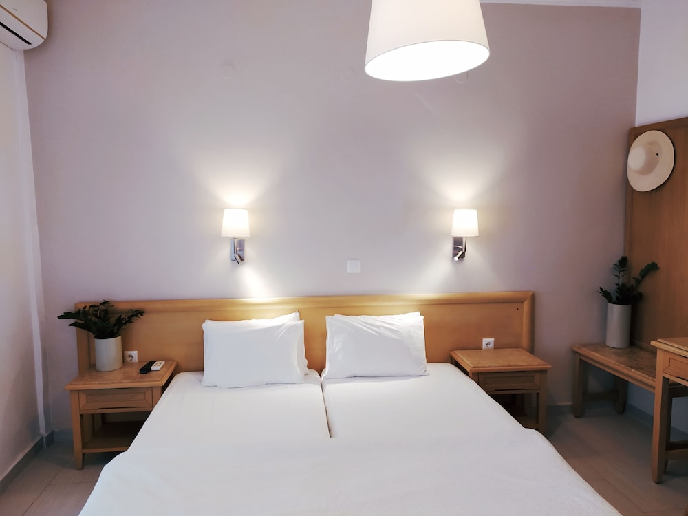 Alykes Family Resort — Hotel rooms in Lefkimmi (Corfu), Ionian Islands