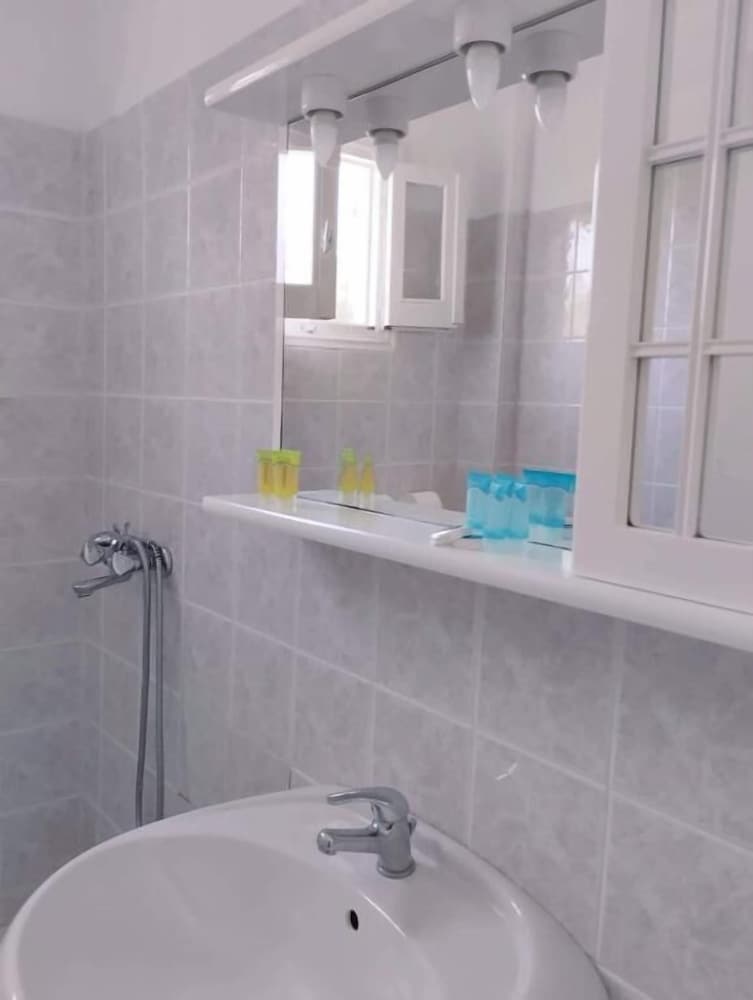Alykes Family Resort — Hotel rooms in Lefkimmi (Corfu), Ionian Islands