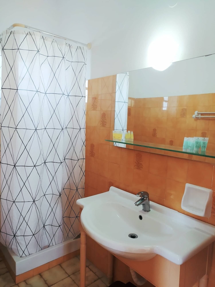 Alykes Family Resort — Hotel rooms in Lefkimmi (Corfu), Ionian Islands