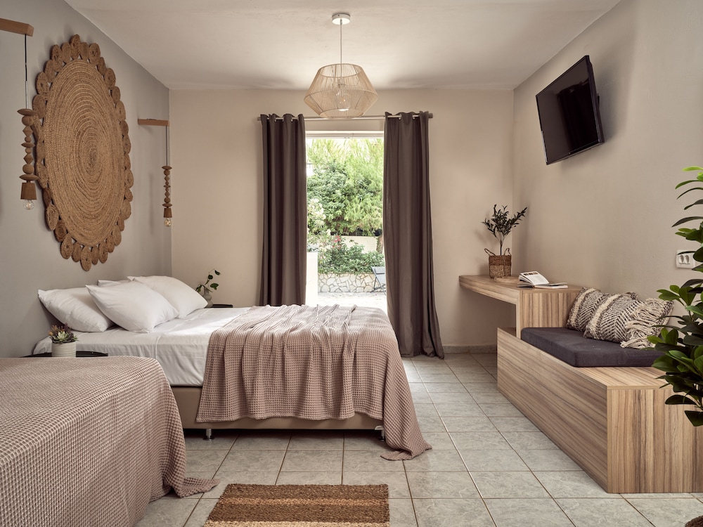 Casa Del Mar — Hotel rooms in Laganas, Ionian Islands