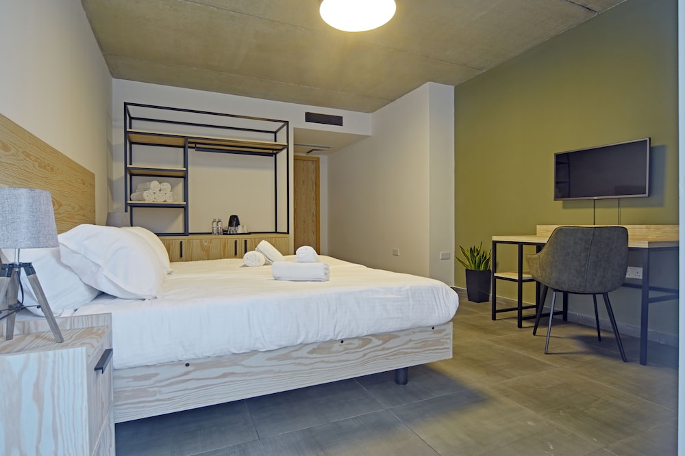Mr. Todd Hotel — Hotel rooms in Sliema, Malta Island