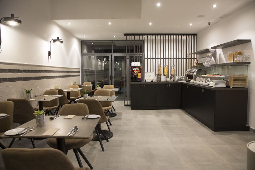 Mr. Todd Hotel — Restaurant & bars in Sliema, Malta Island