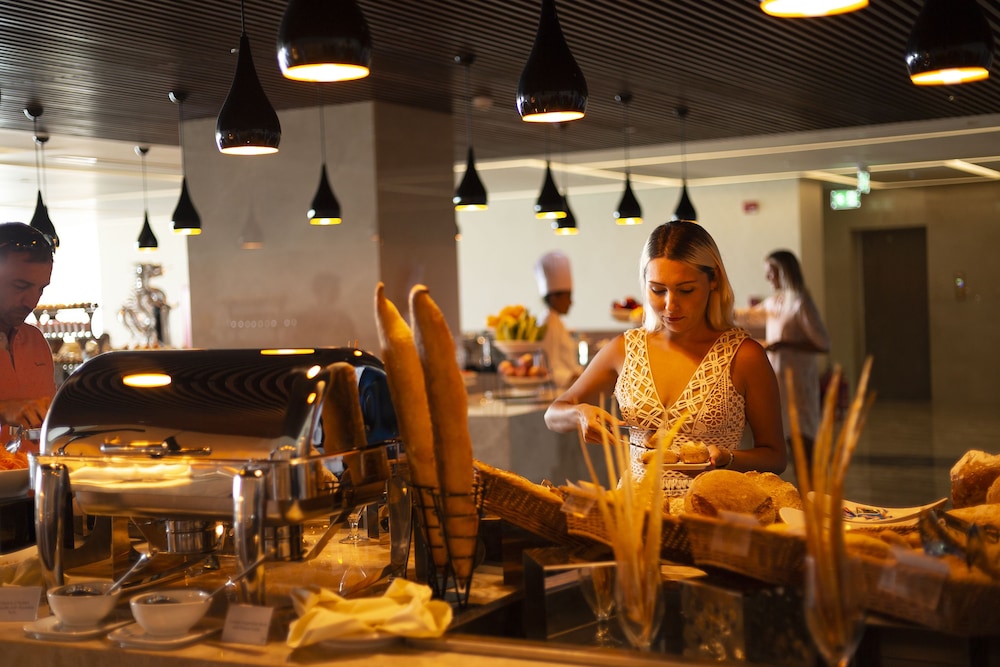 Marino Beach Colombo — Restaurant & bars in Colombo, Western Province