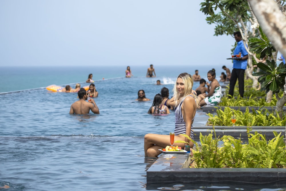 Marino Beach Colombo — Swimming pool in Colombo, Western Province