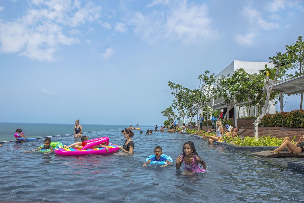 Marino Beach Colombo — Swimming pool in Colombo, Western Province