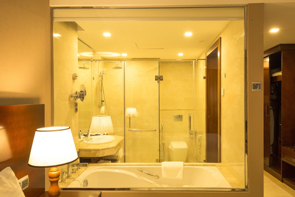 Marino Beach Colombo — Hotel rooms in Colombo, Western Province
